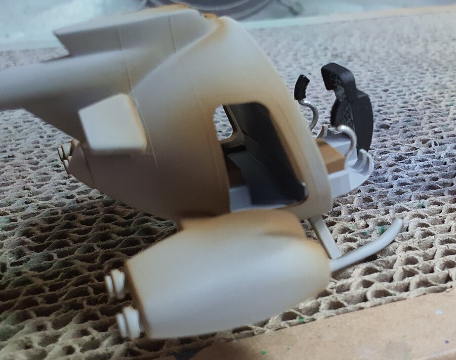 하세가와 에그걸 컬렉션 No.11 루시 맥도넬 및 휴즈 500(추가 완성)_10.jpg