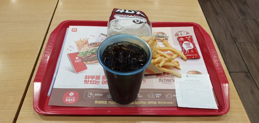 롯데리아에서 불고기4DX를 먹어봤습니다._1.jpg