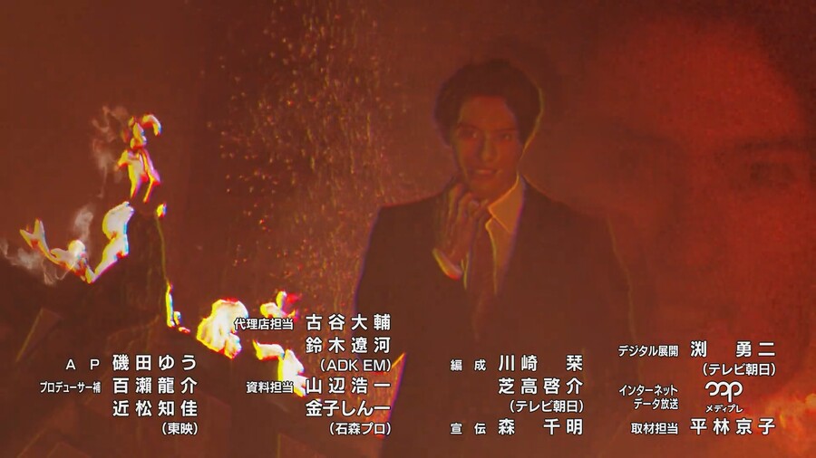 가면라이더 리바이스) 오프닝에 나오는 이 남자 누구지?_1.jpg