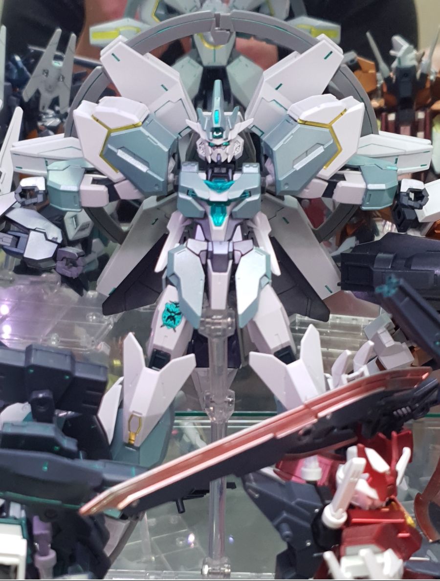 8.N8 Nepteight Gundam.jpg