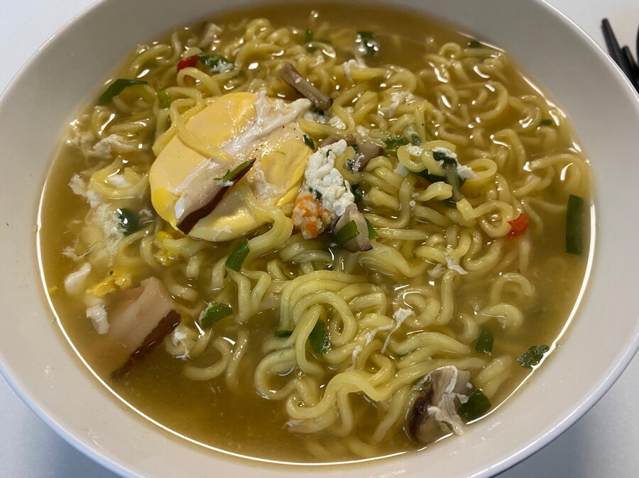 뒤늦게 먹어본 농심 사천 백짬뽕~~~_2.jpg