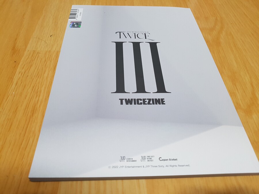 트와이스 진 포토북_2.jpg