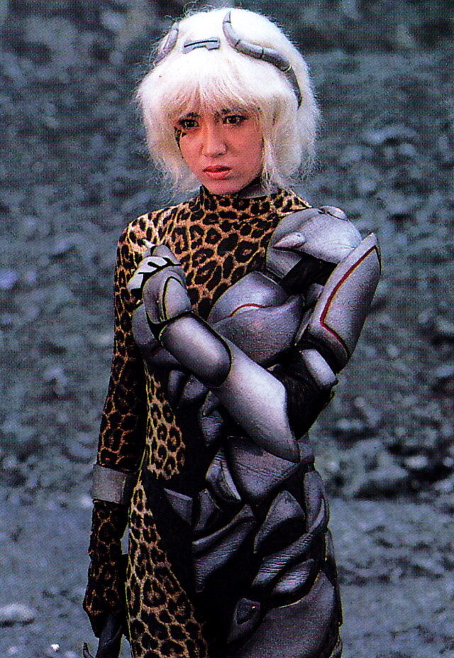 전대물) 수트는 대략 어느정도 뻥투력이 있을까?_4.jpg