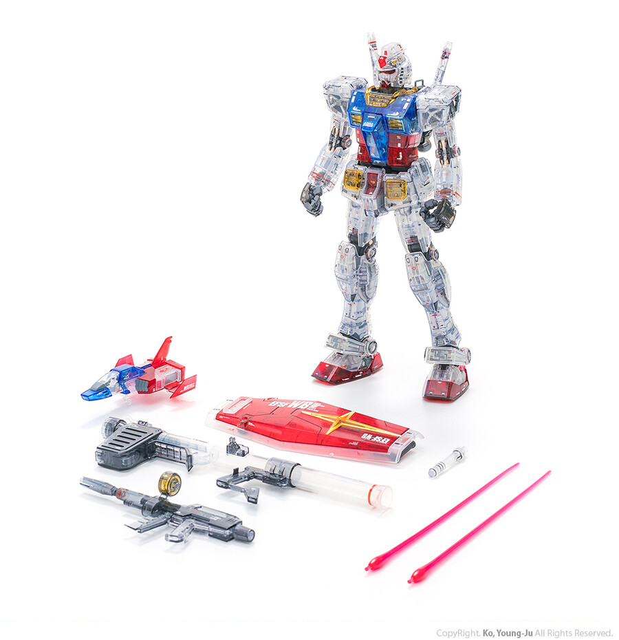 MG 퍼스트 건담 3.0 클리어 컬러 (RX-78-2 Gundam) 리뷰_3.jpg