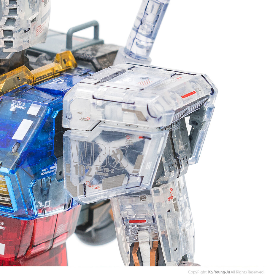 MG 퍼스트 건담 3.0 클리어 컬러 (RX-78-2 Gundam) 리뷰_12.jpg