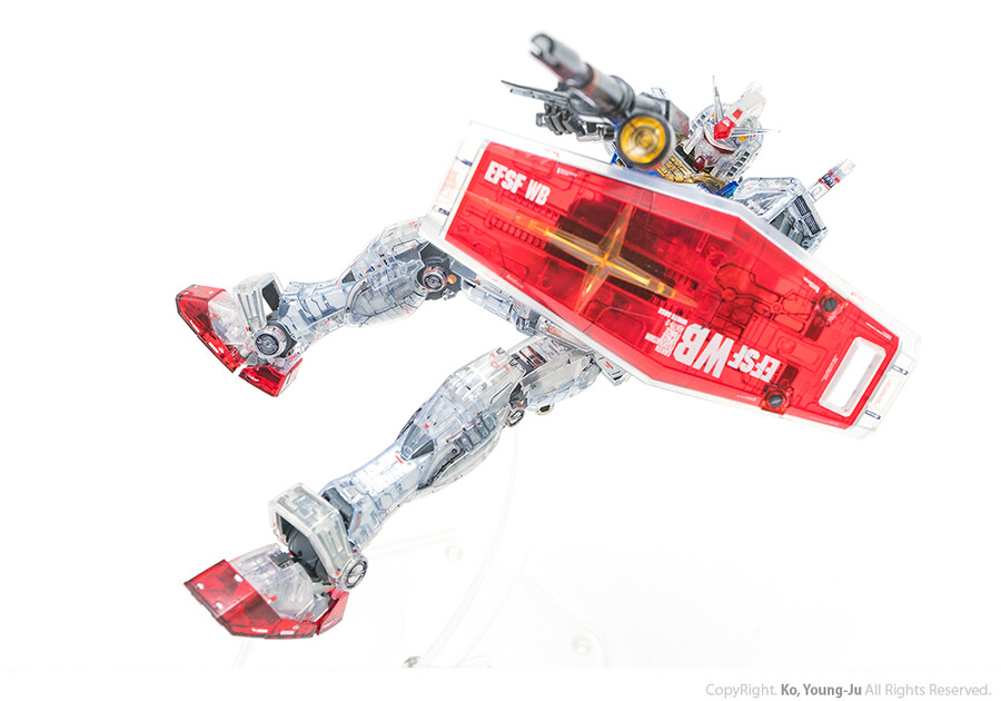 MG 퍼스트 건담 3.0 클리어 컬러 (RX-78-2 Gundam) 리뷰_51.jpg