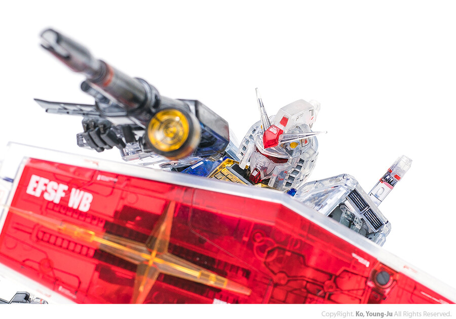 MG 퍼스트 건담 3.0 클리어 컬러 (RX-78-2 Gundam) 리뷰_52.jpg