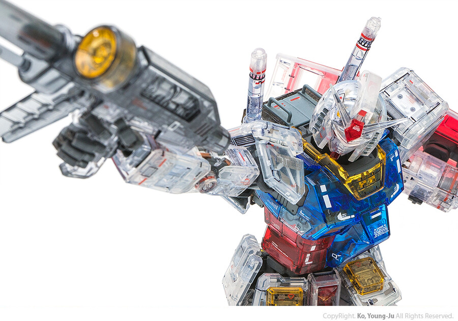 MG 퍼스트 건담 3.0 클리어 컬러 (RX-78-2 Gundam) 리뷰_55.jpg