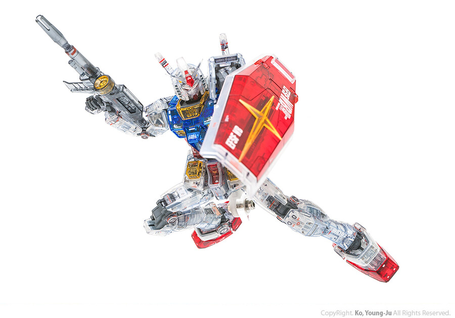 MG 퍼스트 건담 3.0 클리어 컬러 (RX-78-2 Gundam) 리뷰_56.jpg