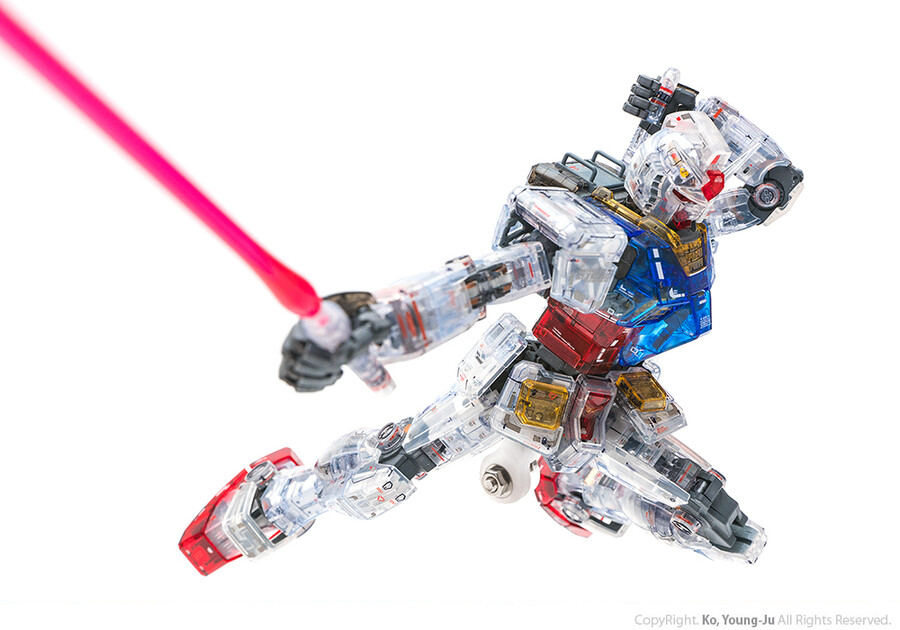 MG 퍼스트 건담 3.0 클리어 컬러 (RX-78-2 Gundam) 리뷰_69.jpg