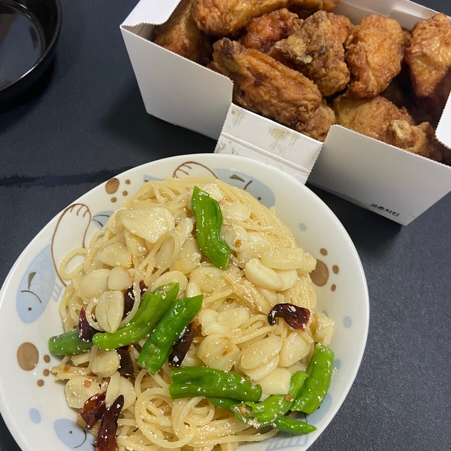 집밥) 주말에 만든 반찬과 명란파스타에 교촌을 곁들인,,_4.jpg