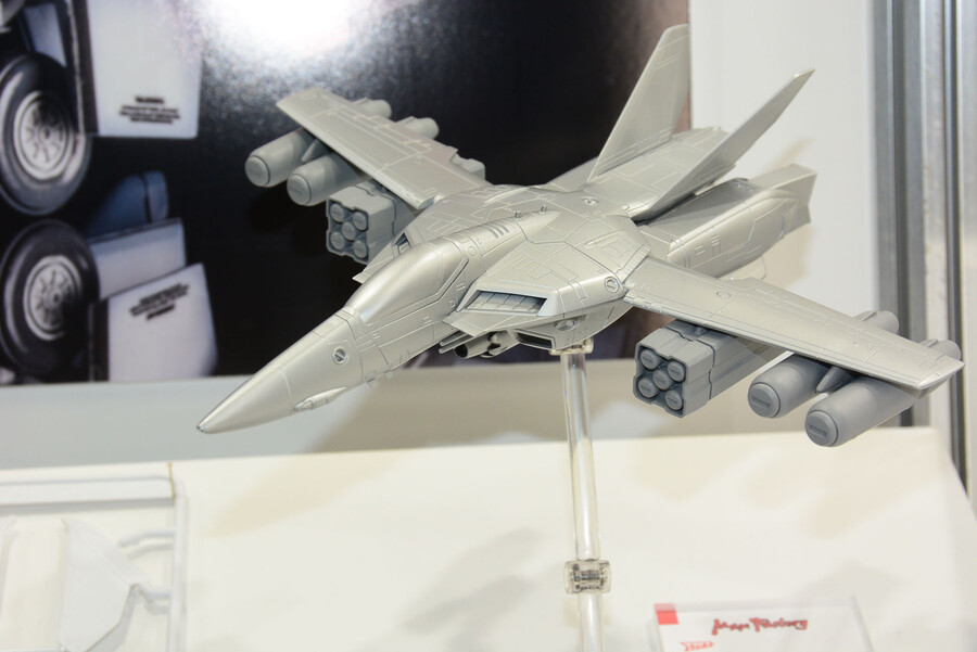 [맥스팩토리] 마크로스 1/72 VF-1 파이터 발키리 전시 추가 이미지_14.jpg