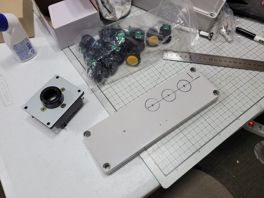 책꽂이에 쏘옥 들어가는 조이스틱_1.jpg