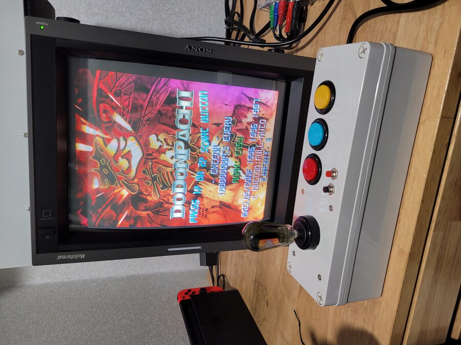 책꽂이에 쏘옥 들어가는 조이스틱_5.jpg