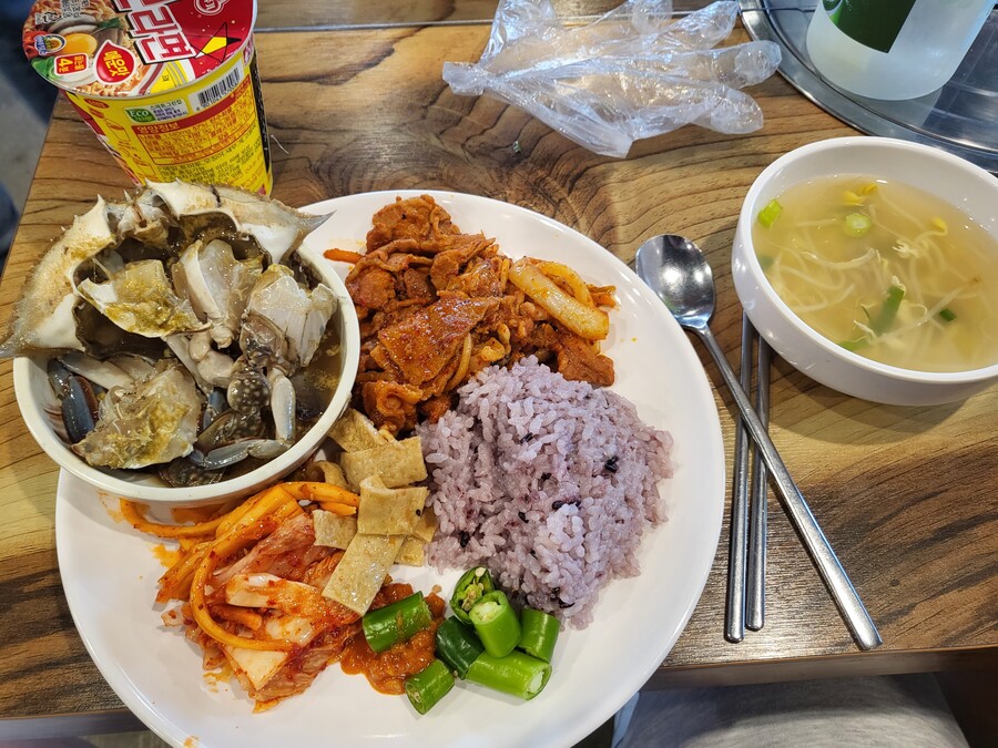학교앞 한식부페