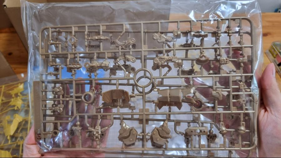 [프리뷰] 보크스 IMS 1/100 나이트 오브 골드 버스터런처 버전_10.jpg