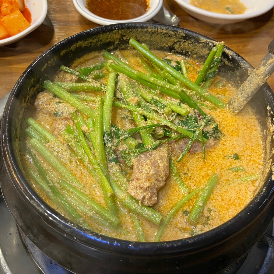 크리미 한 오리탕 (부제:향긋한 미나리)_4.jpg