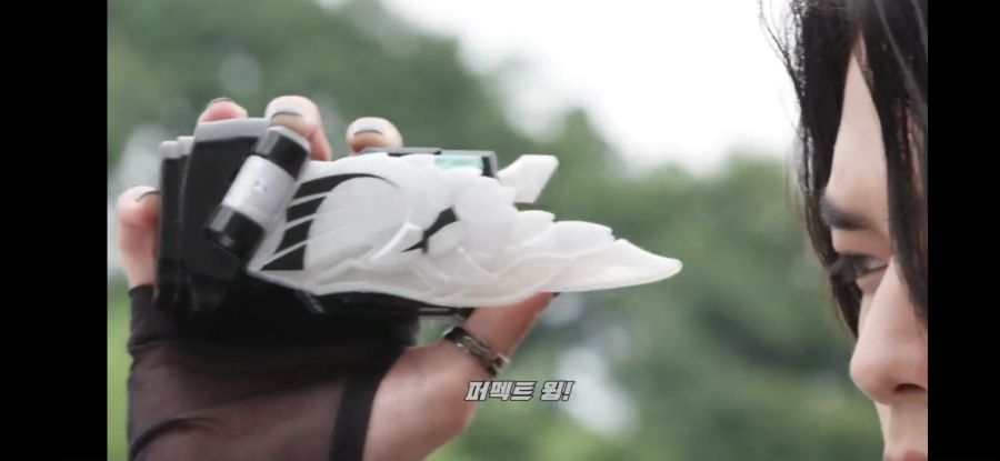 [가면라이더 리바이스] 저가 코스프레가 아닌 livevil_1.jpg