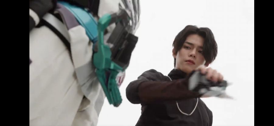 [가면라이더 리바이스] 저가 코스프레가 아닌 livevil_3.jpg