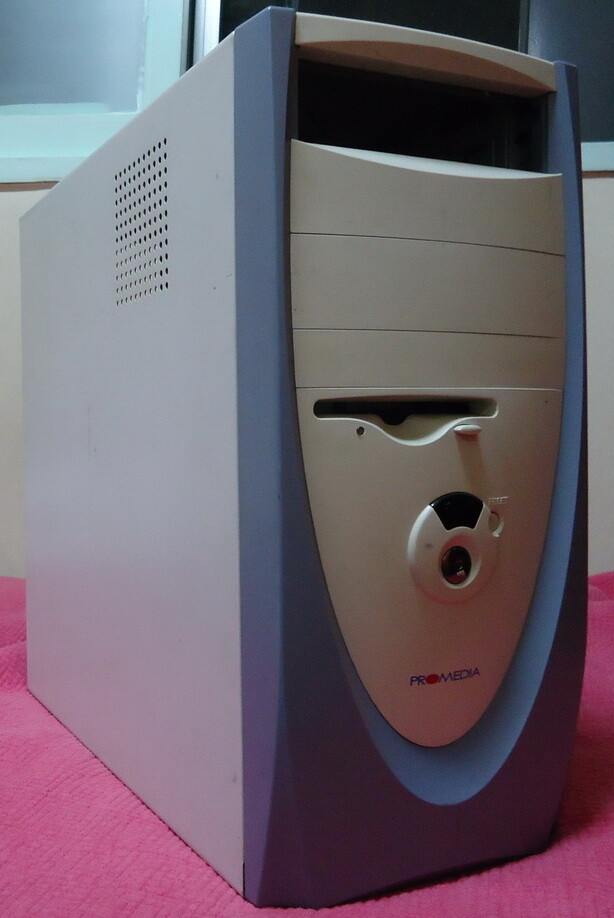 요즘 나오는 PC부품으로 옛날 PC케이스에 조립 가능할까요?_2.jpg