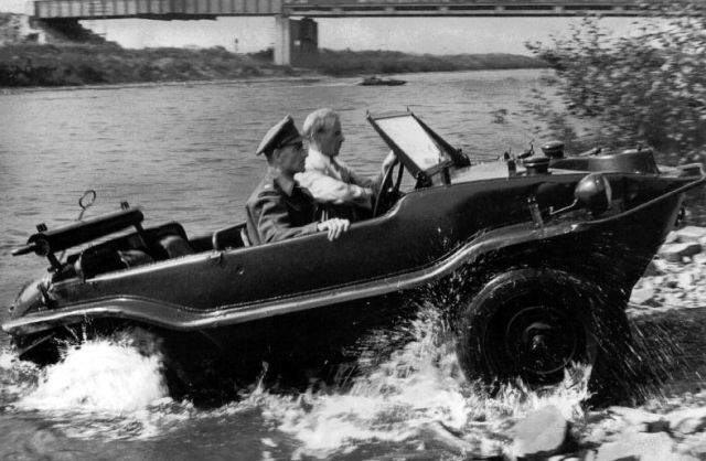 TYP166-Schwimmwagen_4.png