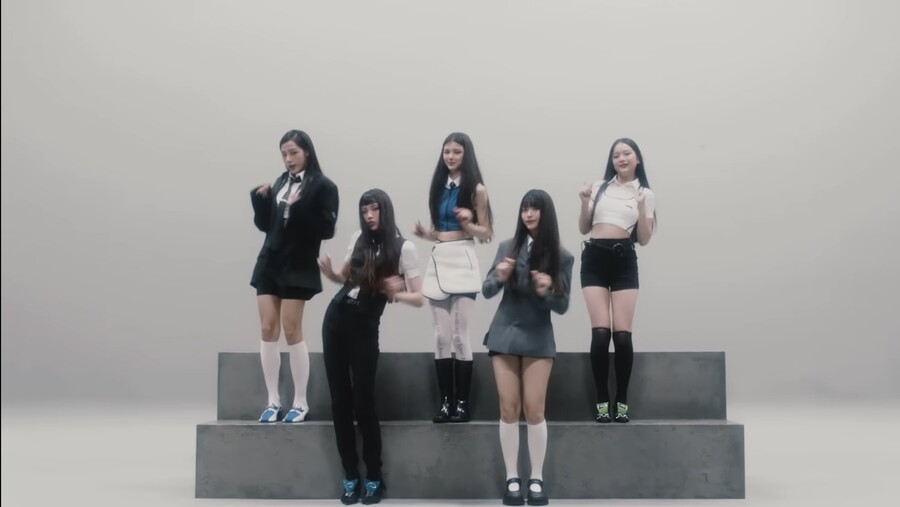 뉴진스 쿠키 뮤비 의상 이쁘다