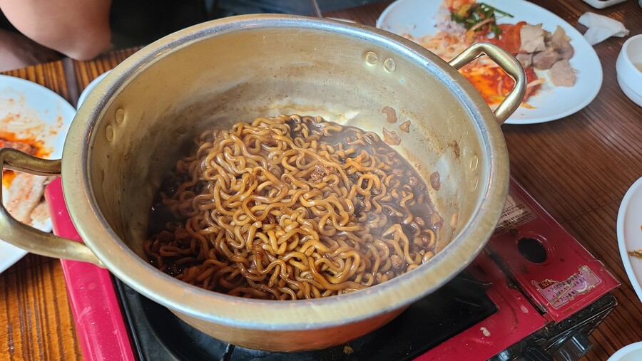 강남역 스트리트에 가성비 꿀이라고 생각하는 점심 한식뷔페입니다._11.jpg