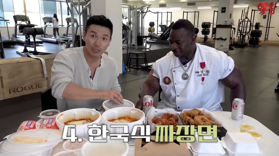 짜장면을 처음 먹어본 백악관 쉐프의 반응_5.jpg
