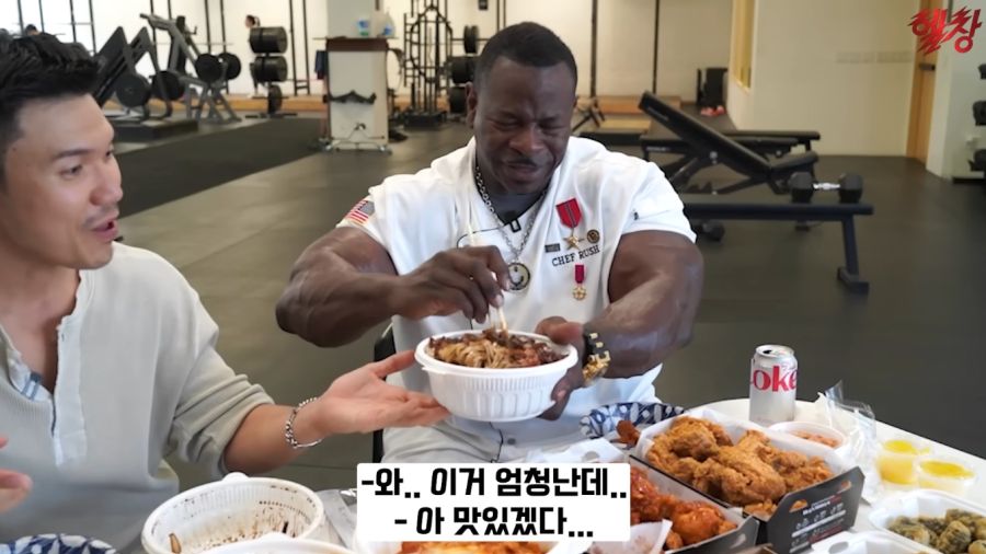짜장면을 처음 먹어본 백악관 쉐프의 반응_8.jpg