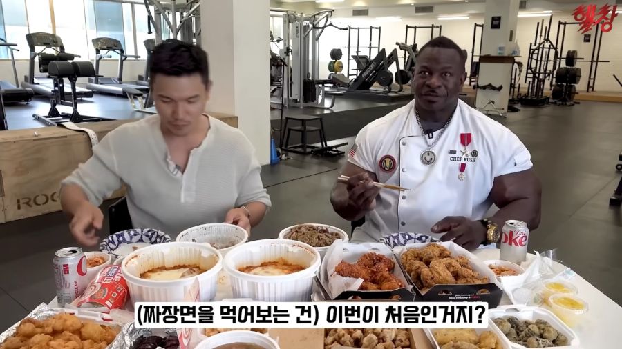 짜장면을 처음 먹어본 백악관 쉐프의 반응_9.jpg