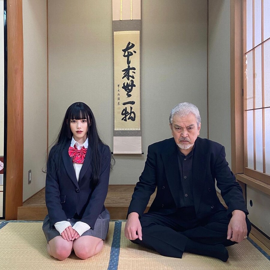 야쿠자 코스프레한 부녀지간.jpg_1.jpg