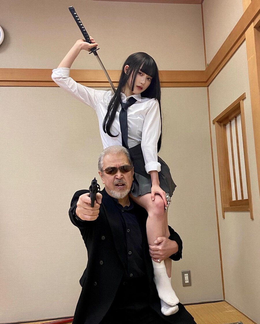 야쿠자 코스프레한 부녀지간.jpg_14.jpg