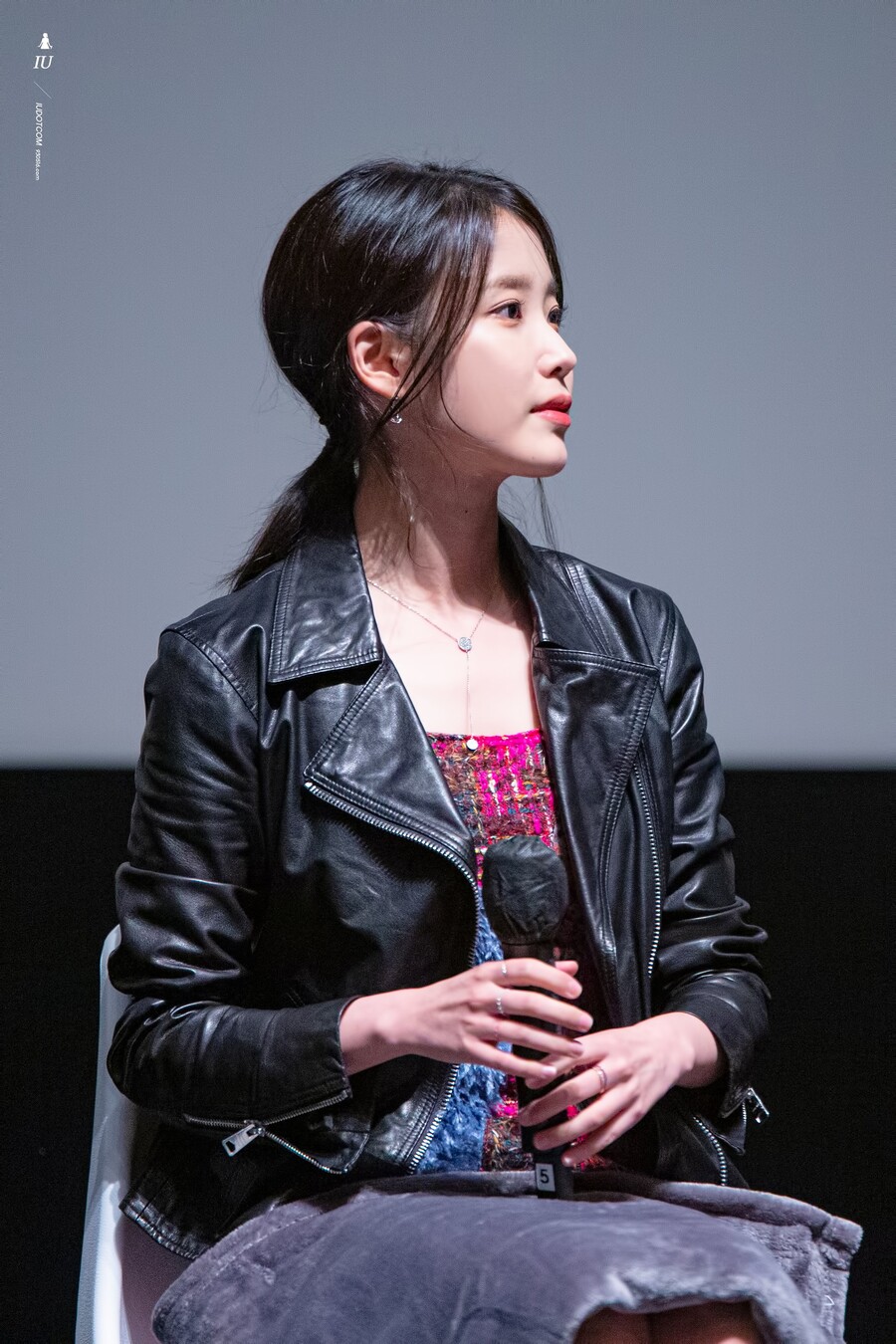 22.10.07 부산국제영화제 브로커 GV 사진(아이유닷컴)_1.jpg