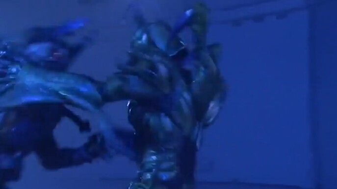 [가면라이더 카부토] 그릴러스 웜과의 최후의 대결_2.jpg