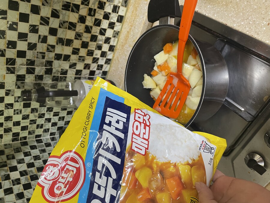모쏠이 만든 카레는 코가손 해병님 해병카레를 이긴다_19.jpeg