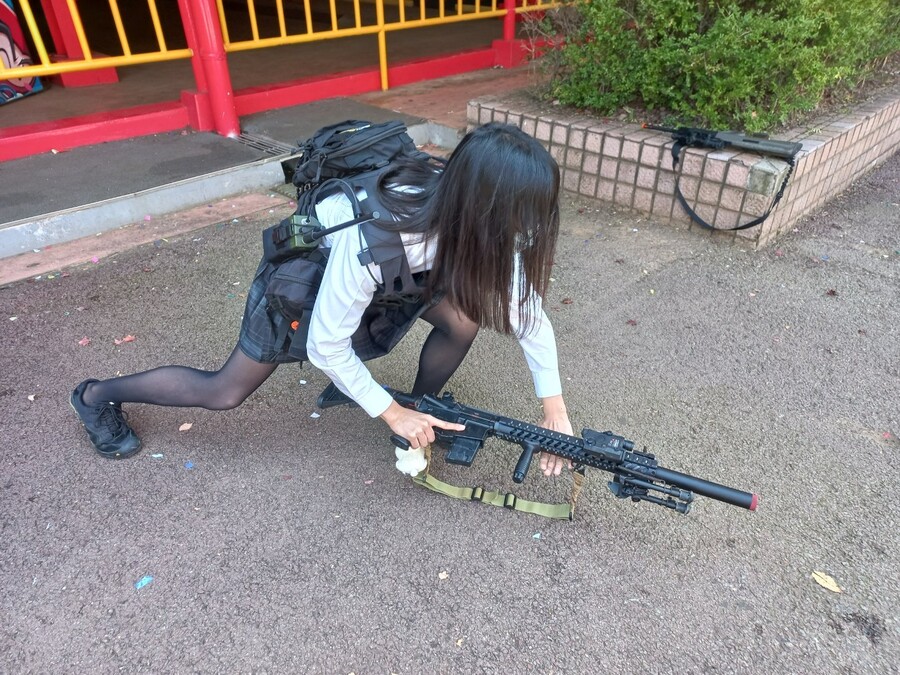 군인이 벌벌 떨고 밀덕이 경악한 자세_1.jpg