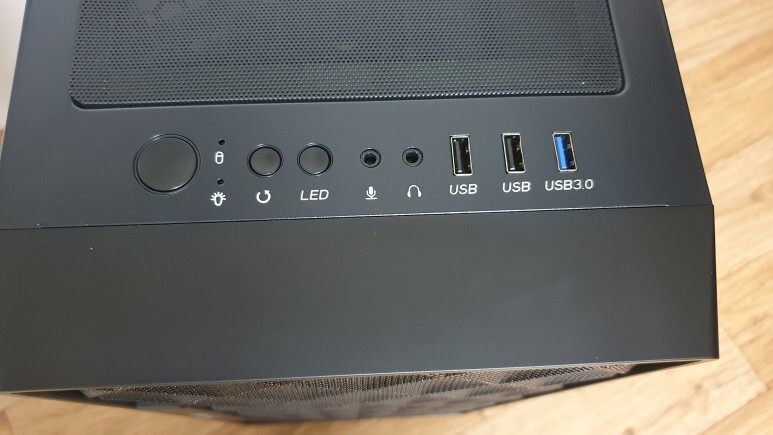 실용성이 돋보이는 마이크로닉스 Master M60 메쉬 미들타워케이스 사용기_5.jpg