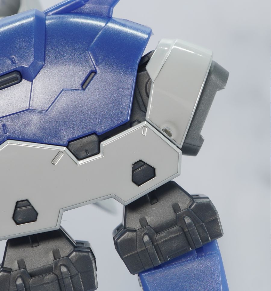 RG 하이뉴 건담 [티타늄 피니시] 해외 리뷰_32.jpg