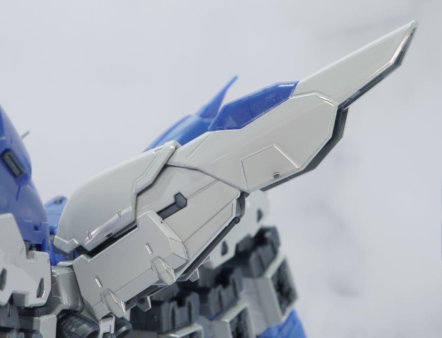 RG 하이뉴 건담 [티타늄 피니시] 해외 리뷰_35.jpg