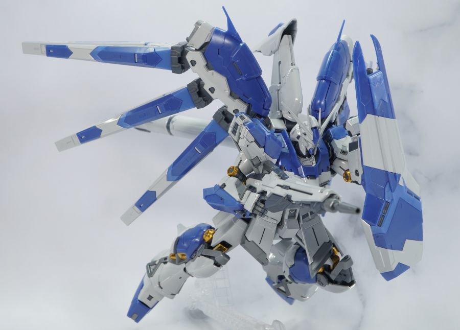 RG 하이뉴 건담 [티타늄 피니시] 해외 리뷰_55.jpg