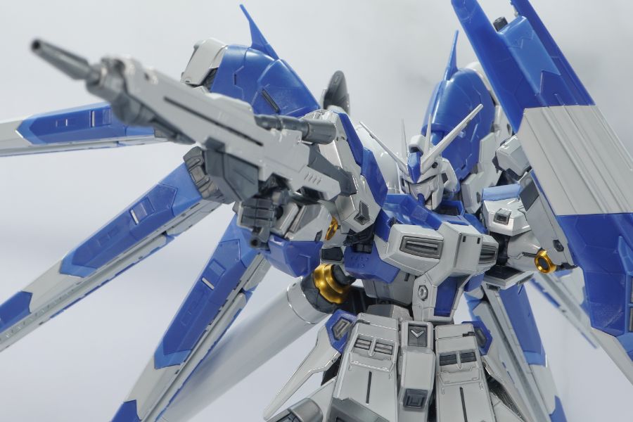 RG 하이뉴 건담 [티타늄 피니시] 해외 리뷰_60.jpg