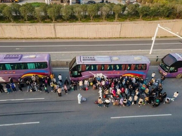 세계 최대 아이폰 공장인 중국 폭스콘 공장 근황_3.jpg