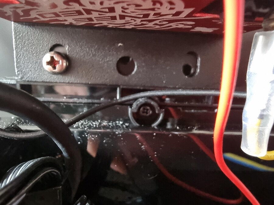 스틱)나사 두개 어디갔냐_1.jpg