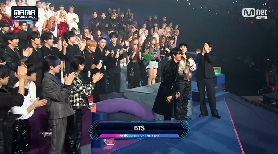 BTS) 방탄 MAMA 올해의 아티스트 수상_1.jpg