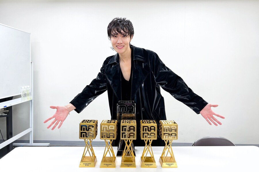 BTS) 방탄 MAMA 올해의 아티스트 수상_2.jpg