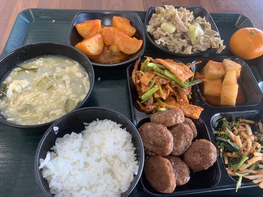 간만에 회사 식당 중식입니다