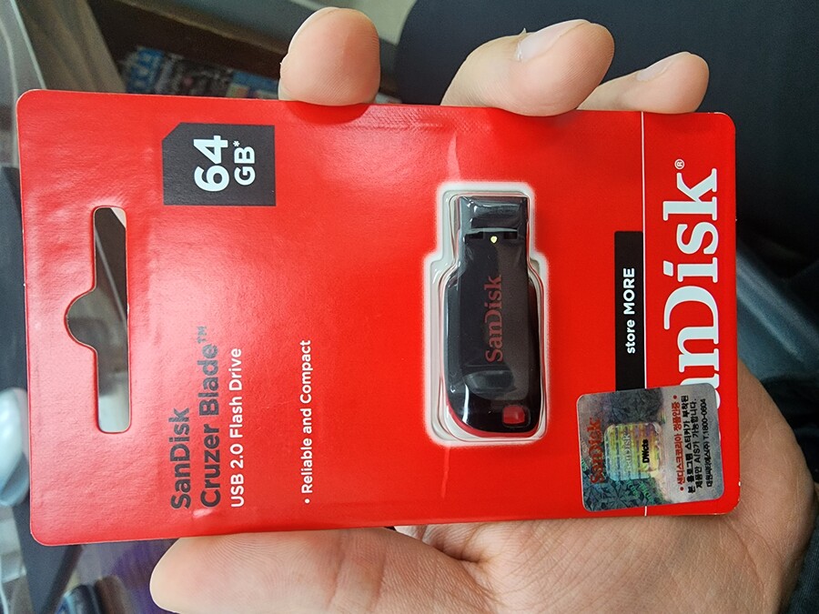 usb)윈도우 재설치하려고 64기가로 샀는데.jpg_1.jpg