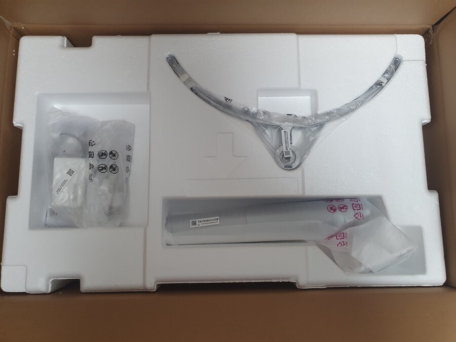 개봉기) LG 32UN650 (42만원) / 32인치4K모니터_1.jpg