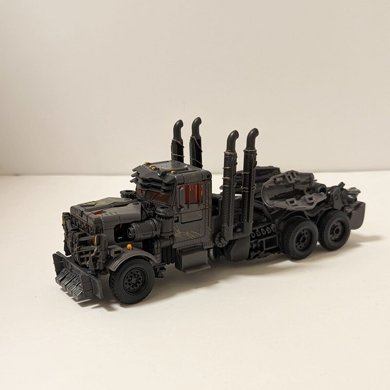 Image of Transformers Rise Of The Beasts Scourge Toy (20)__scaled_800.jpg