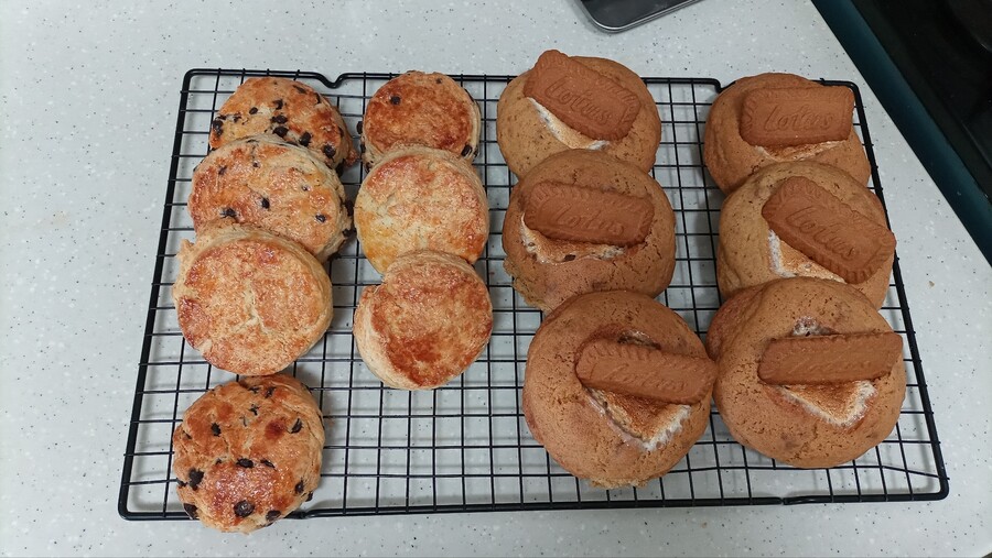 접대용 단거를 만들어보았습니다 (스콘,초코칩스콘,로투스마시멜로쿠키)_3.jpg